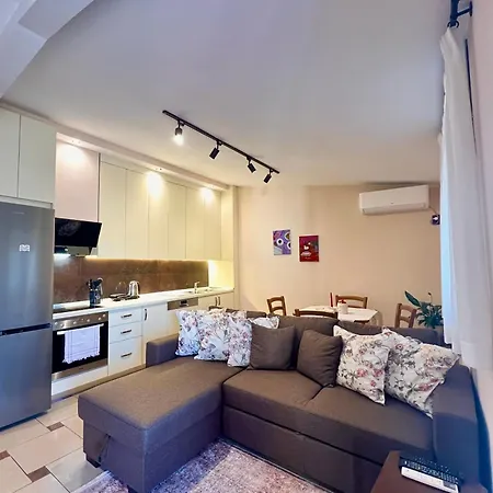 Lola's House Apartment